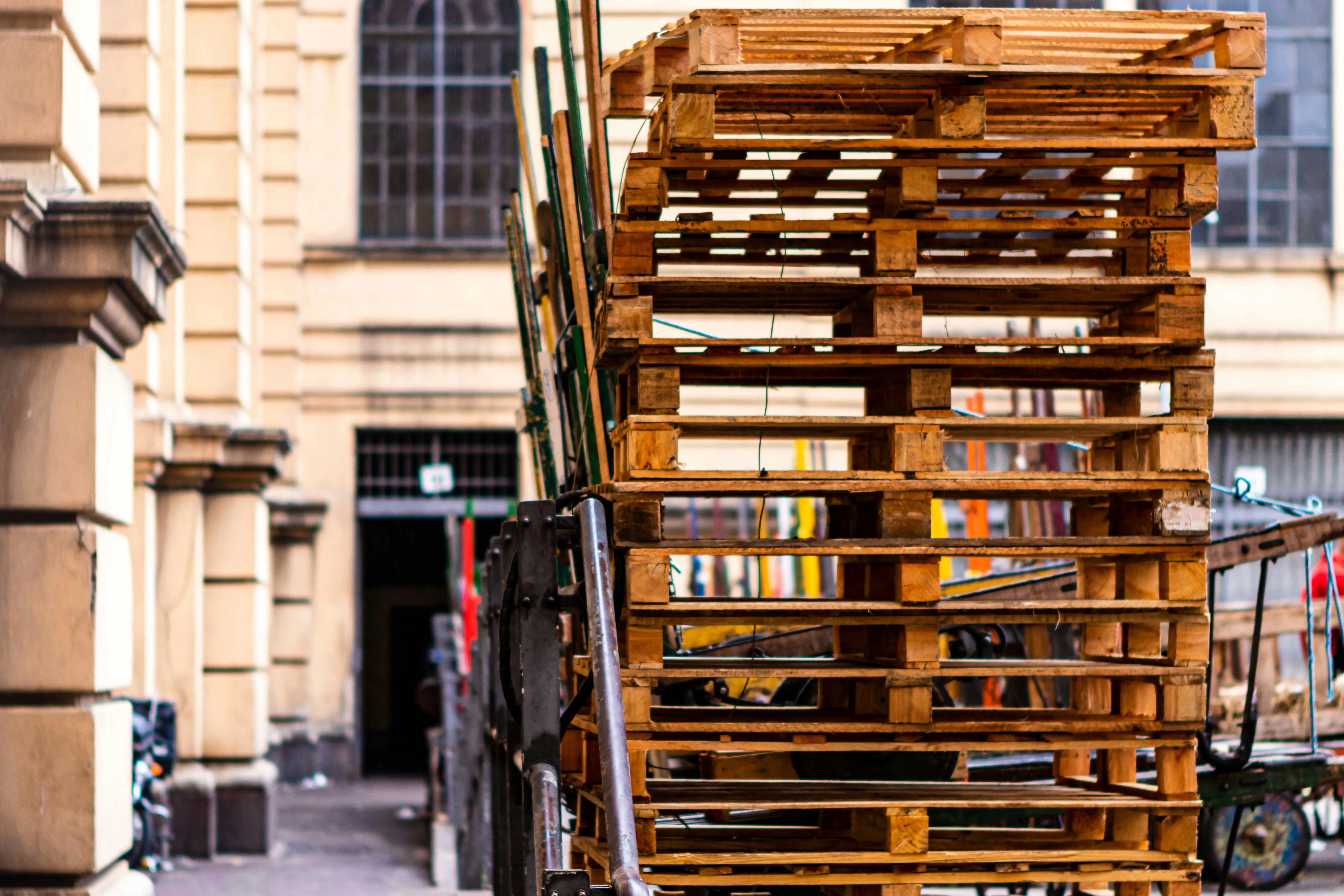 Professional repair and structural maintenance of used wooden pallets